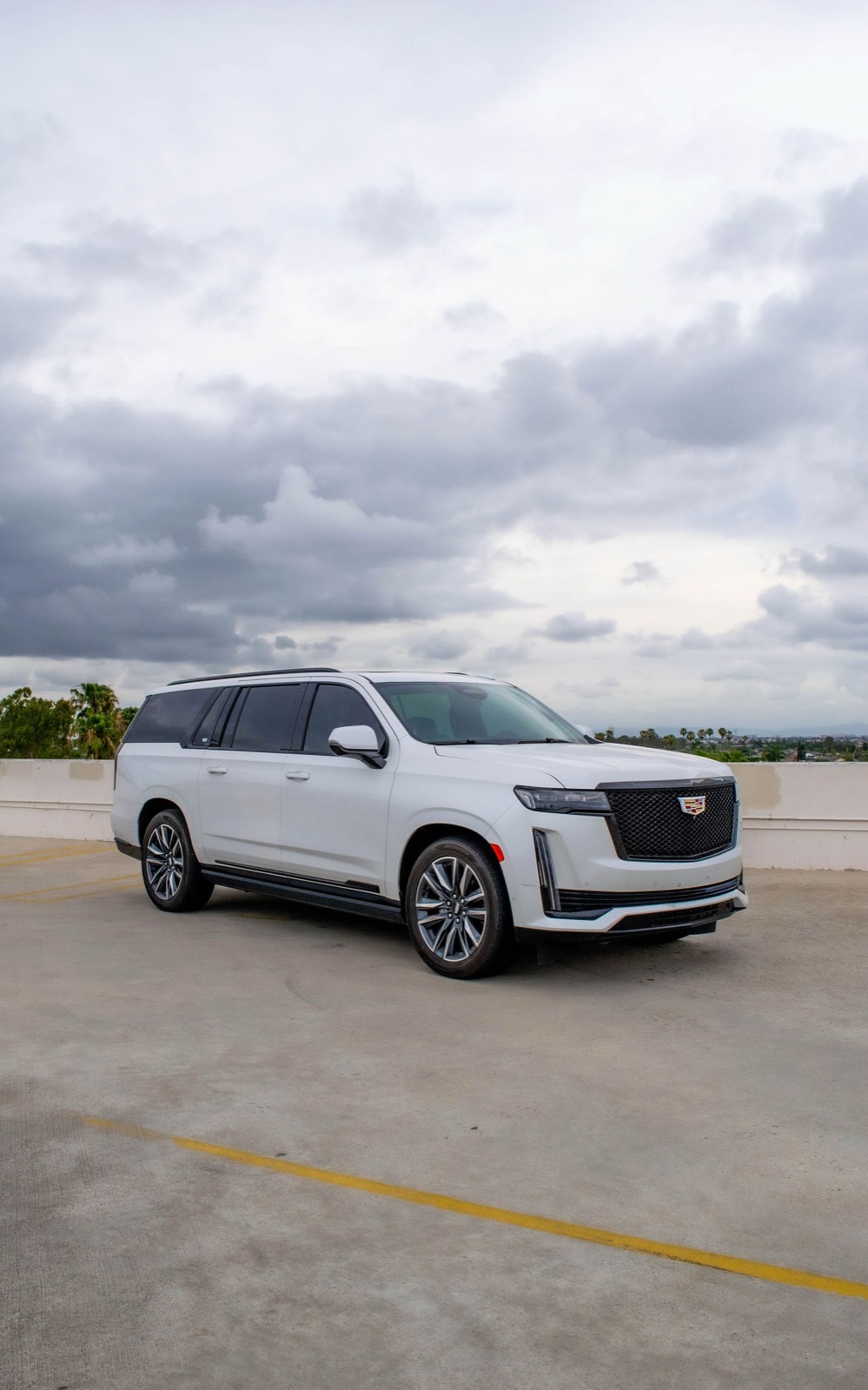 2022 Cadillac Escalade ESV Sport Platinum photo 3