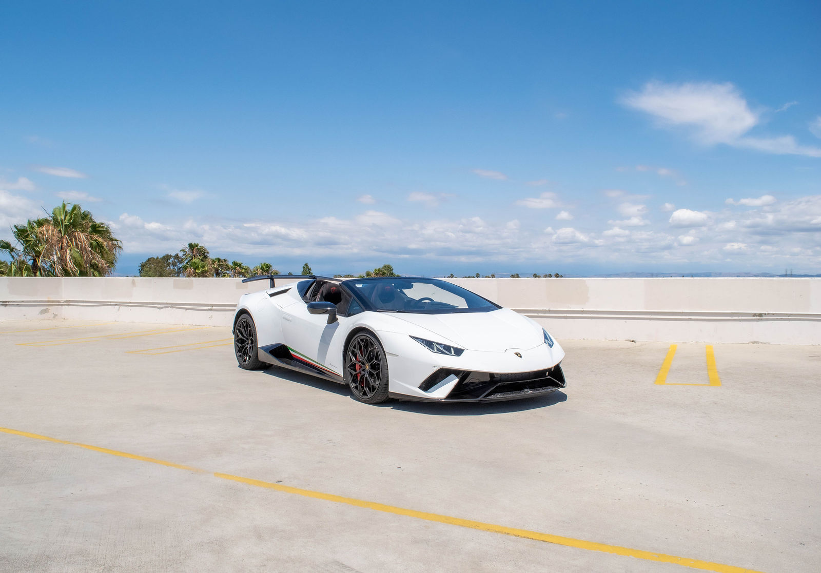 2019 Lamborghini Huracan Performante photo 2