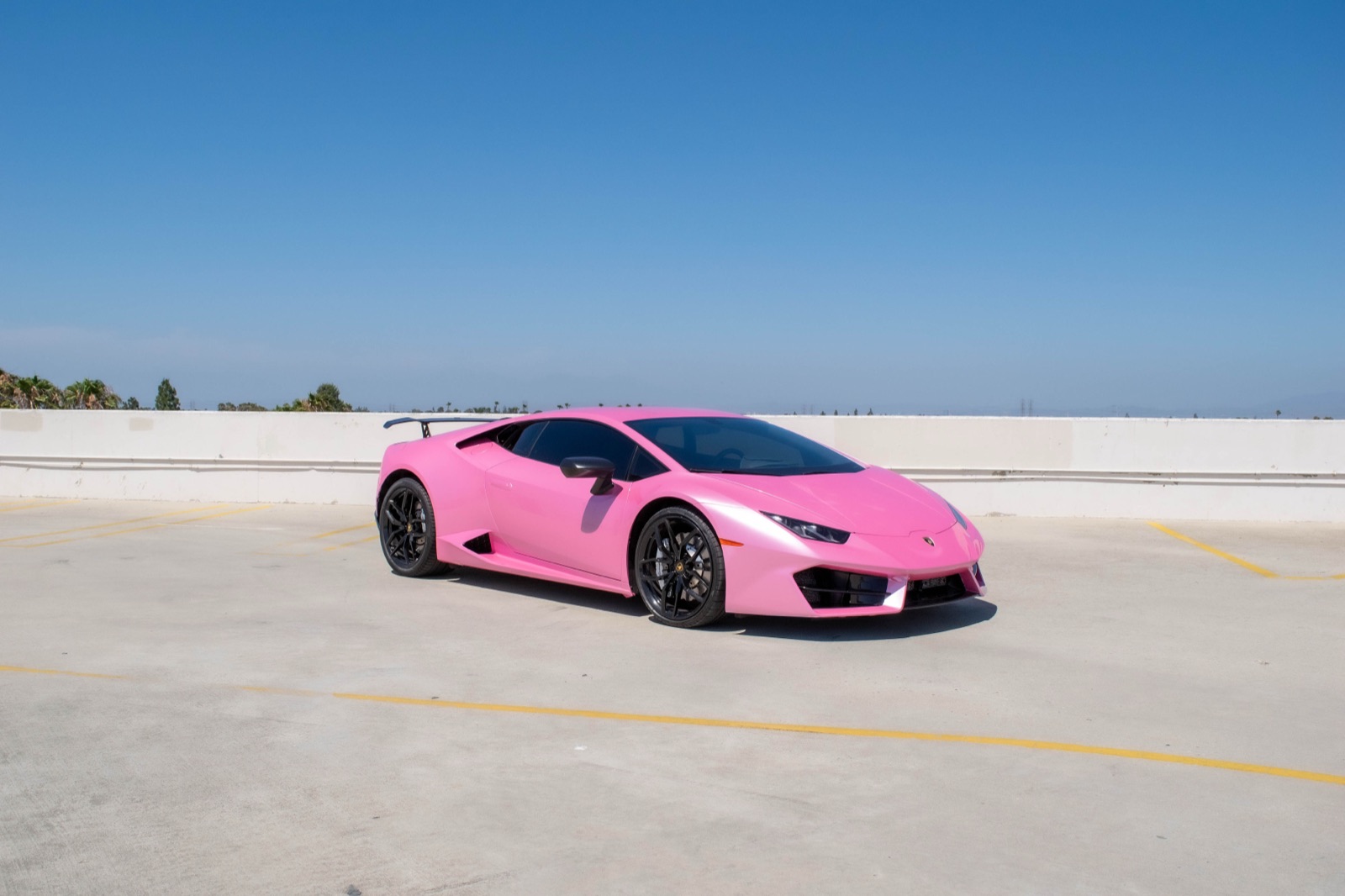 2017 Lamborghini Huracan (Pink)