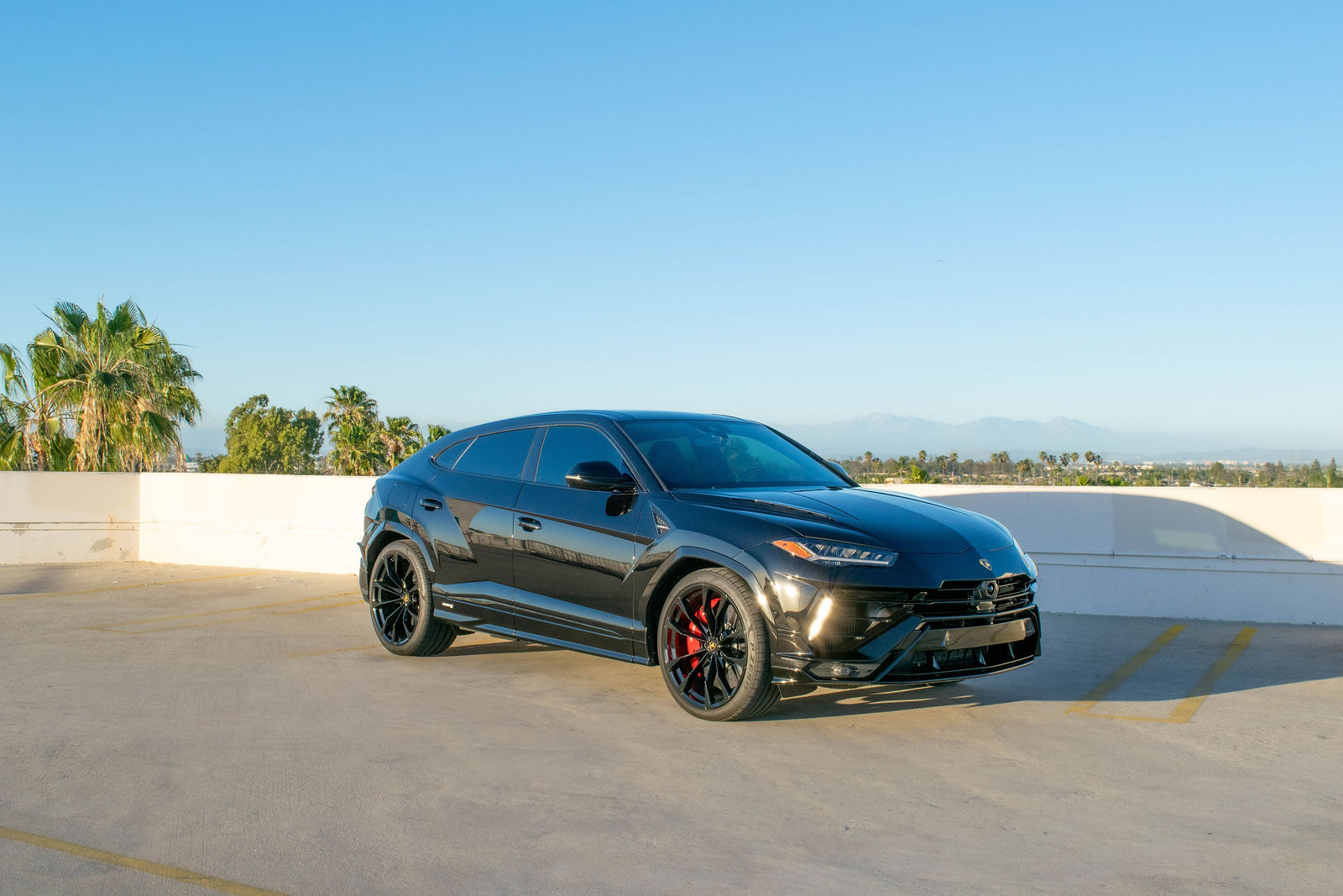 2023 Lamborghini Urus S (Black) photo 2