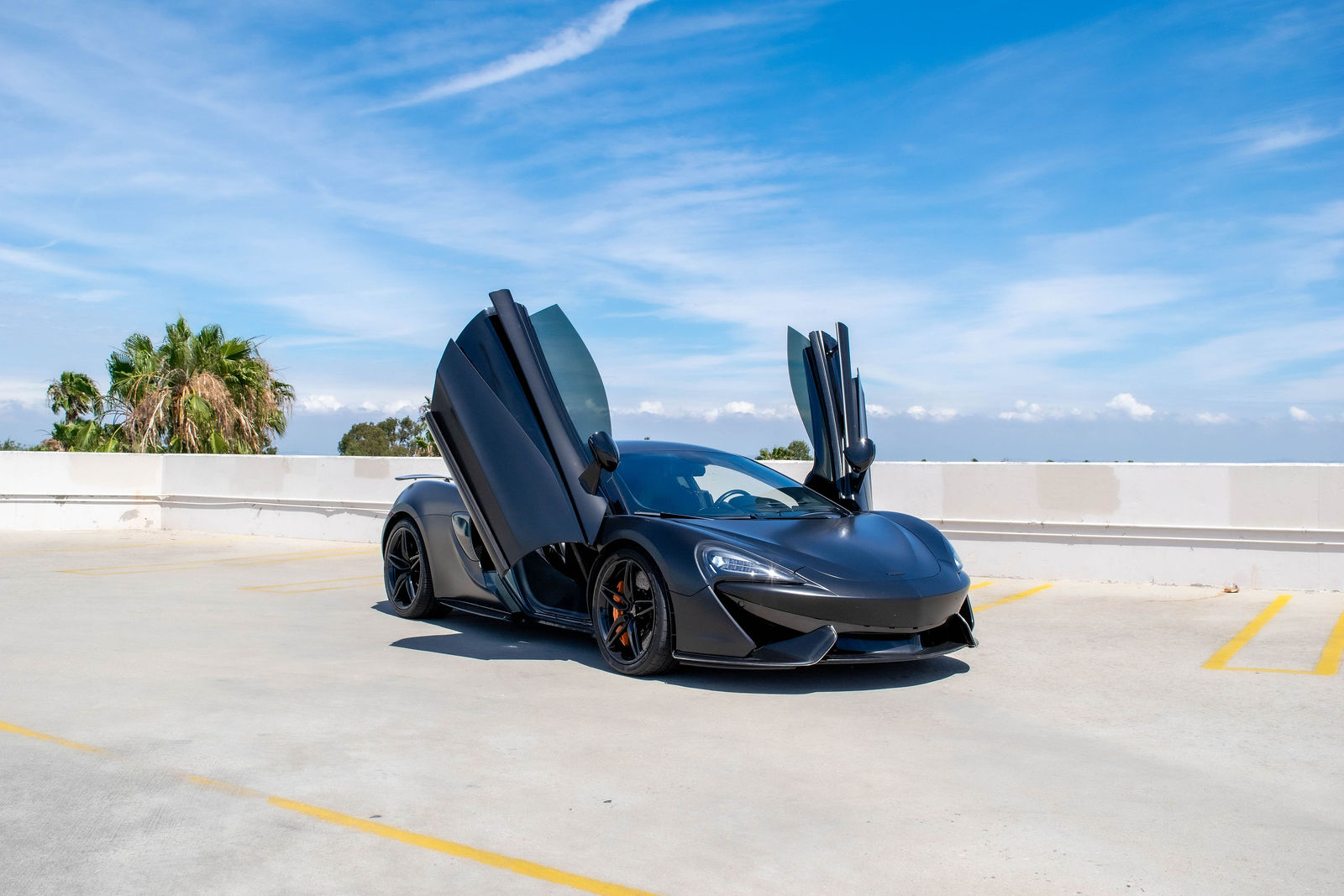 2017 McLaren 570S photo 2