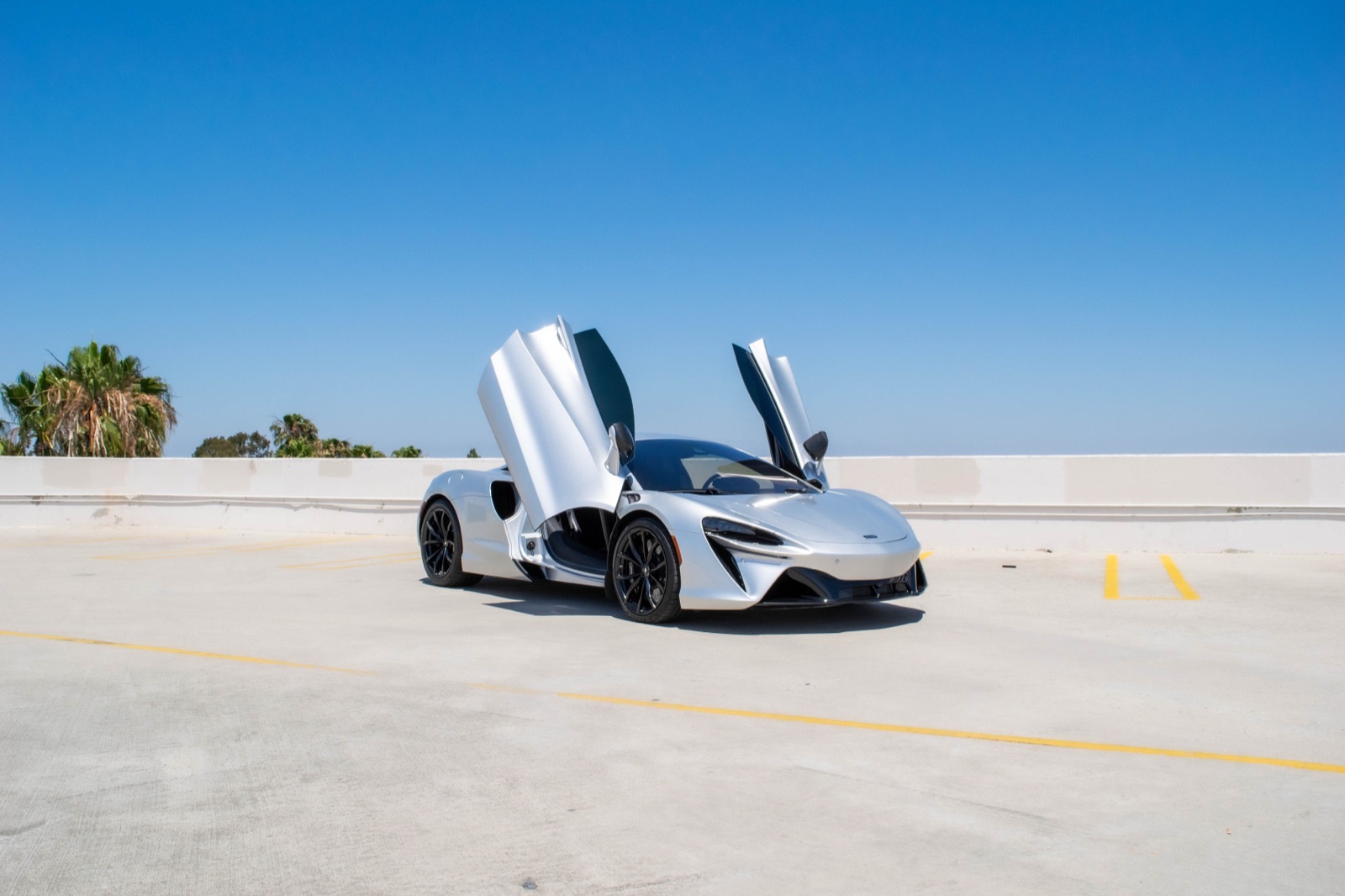 2023 McLaren Artura Coupe