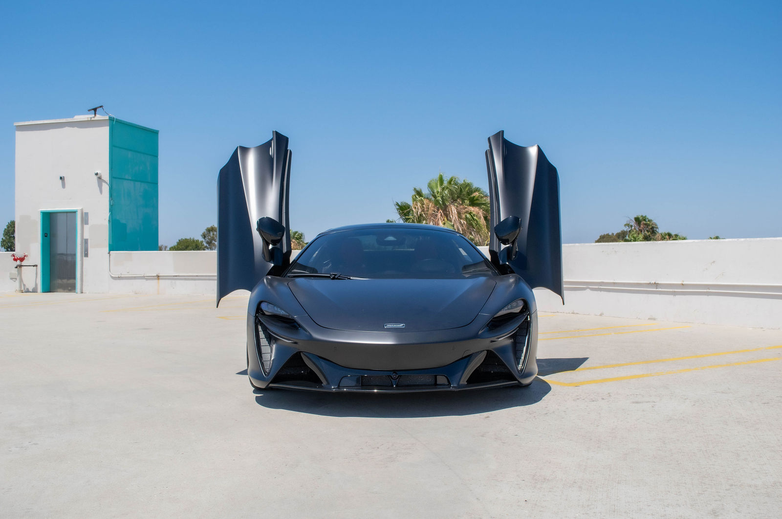 2025 McLaren Artura Spider photo 3