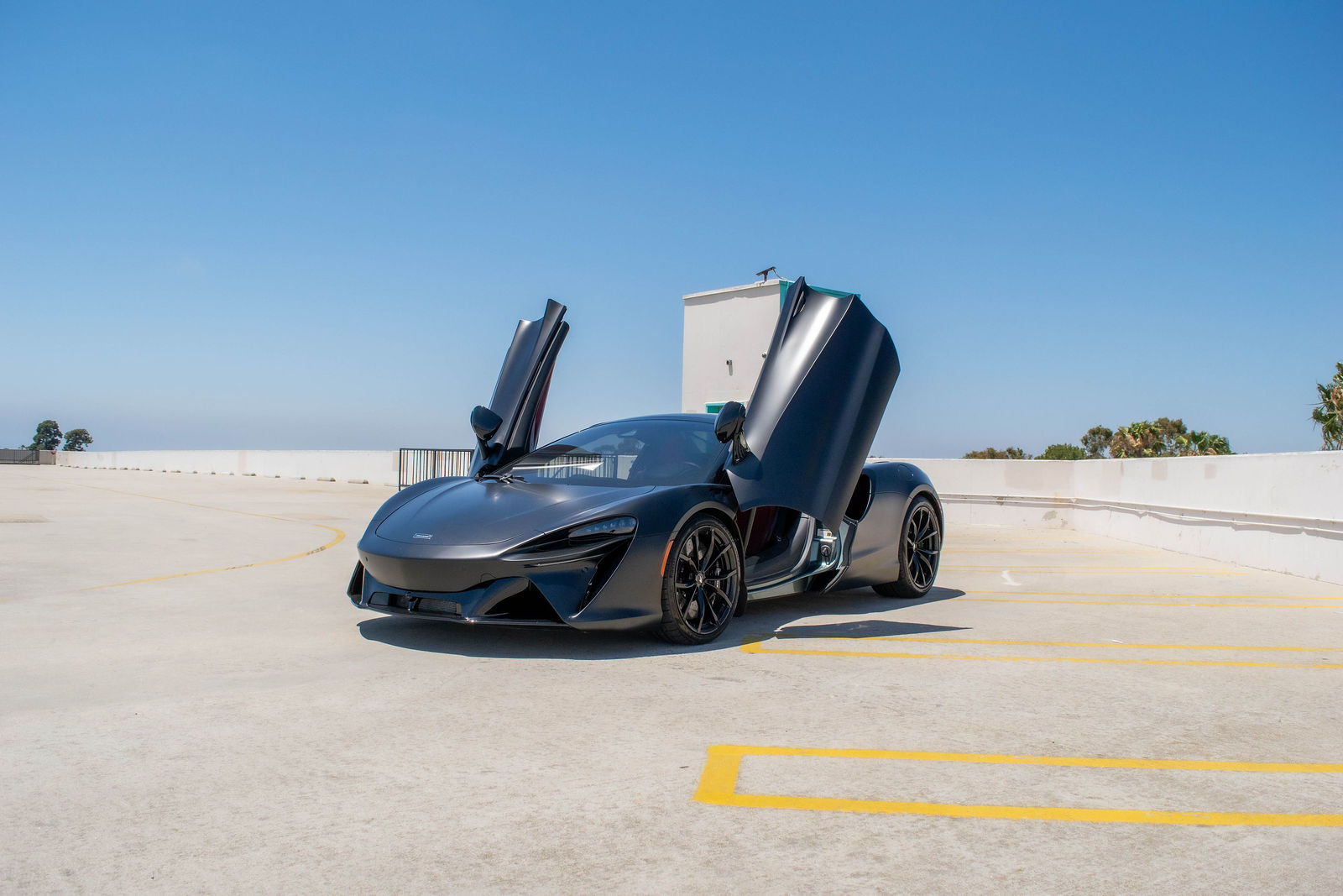 2025 McLaren Artura Spider photo 4