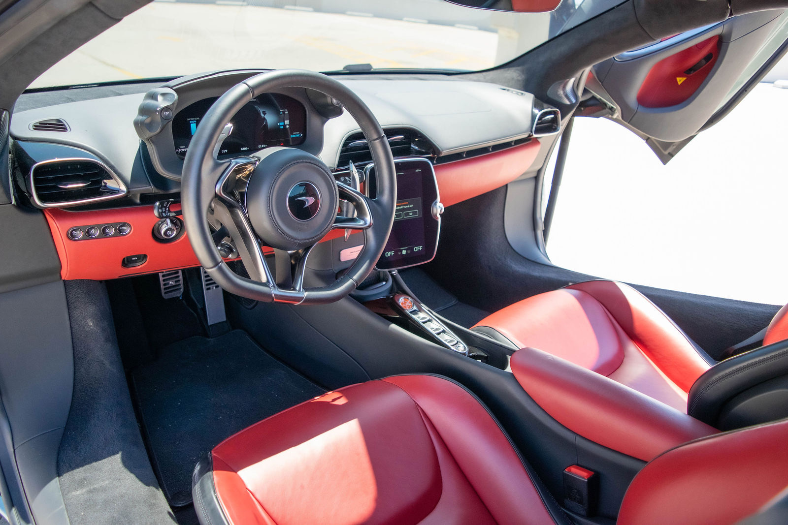 2025 McLaren Artura Spider photo 5
