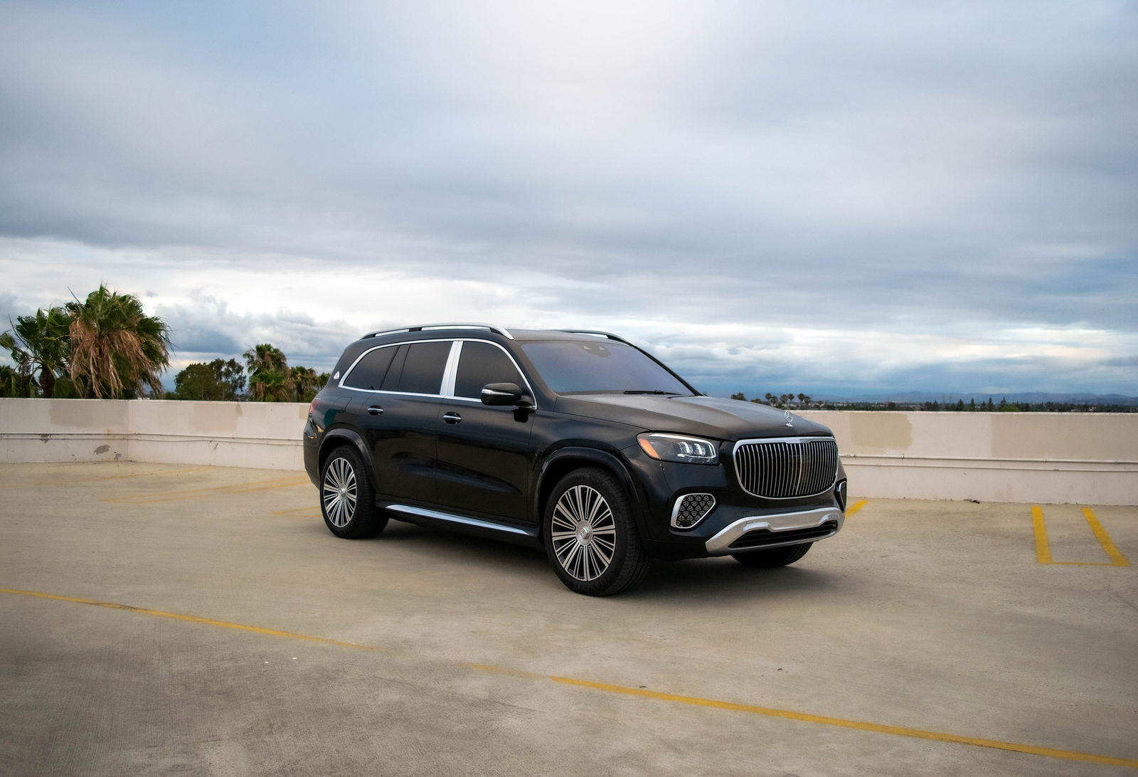 2024 Mercedes-Benz GLS 600 Maybach (Black) photo 2