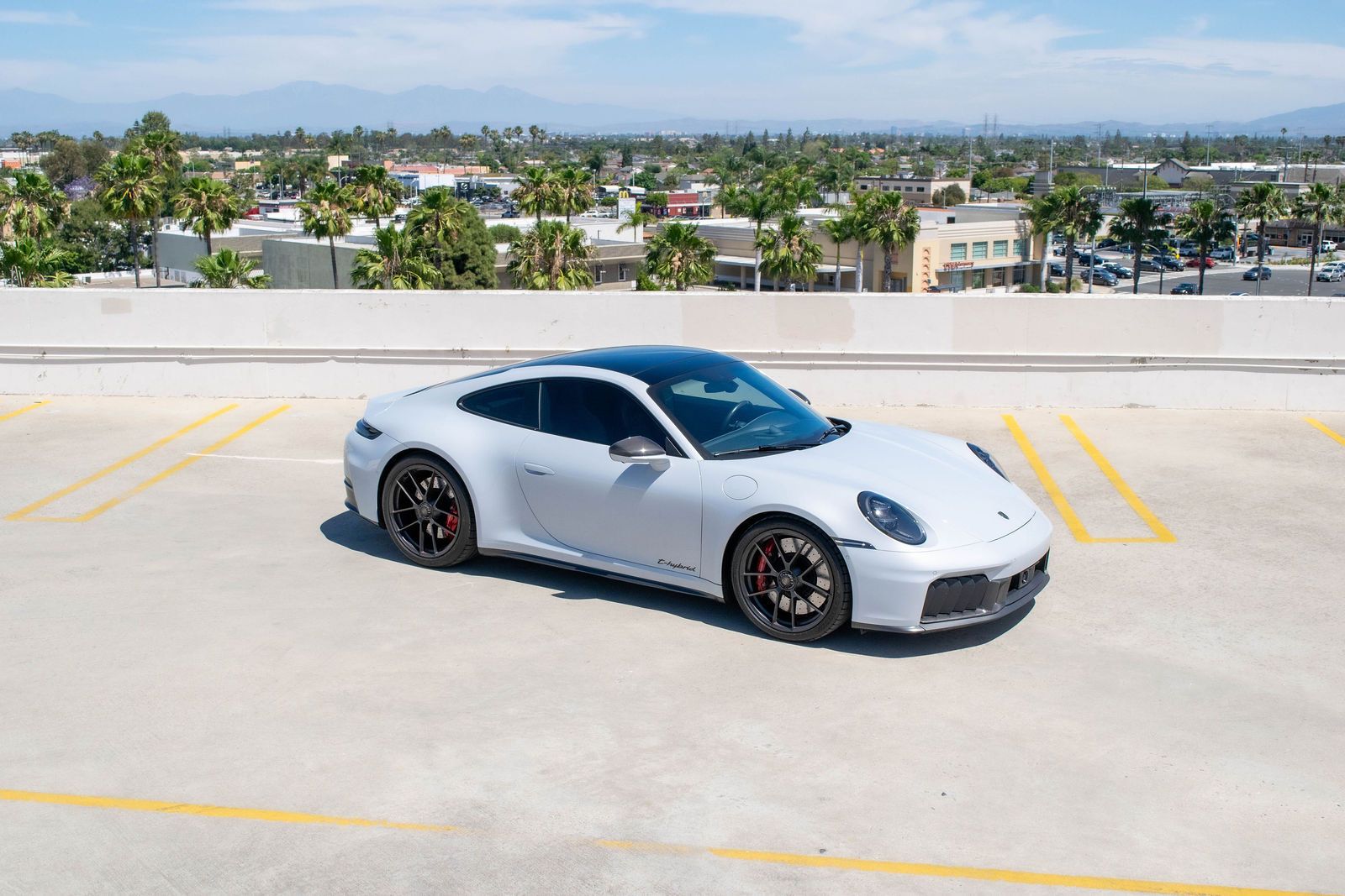 2025 Porsche 911 Carrera GTS photo 4