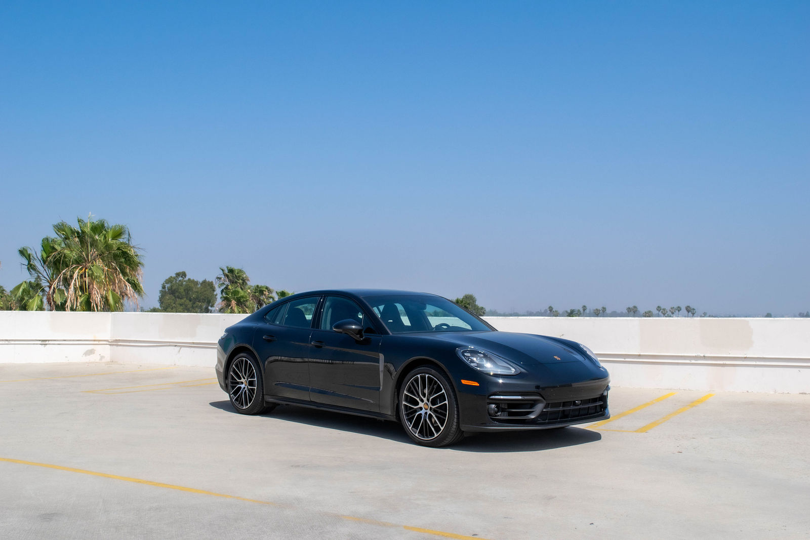 2020 Porsche Panamera (Black) photo 2