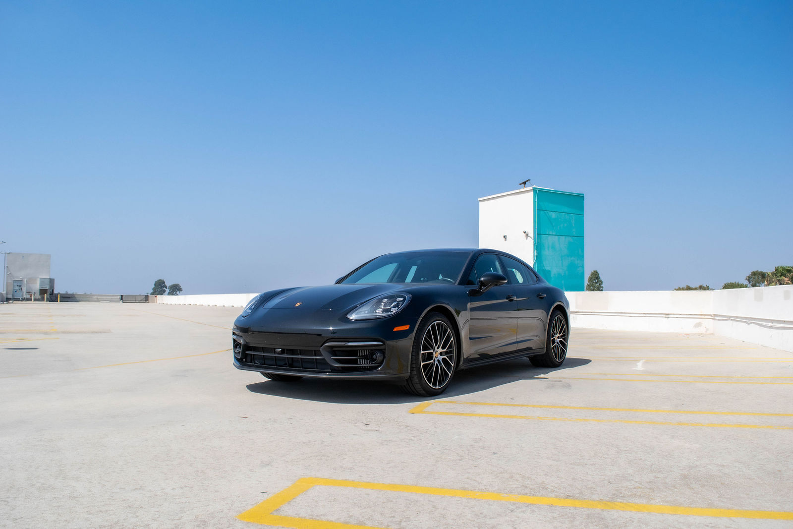 2020 Porsche Panamera (Black) photo 4