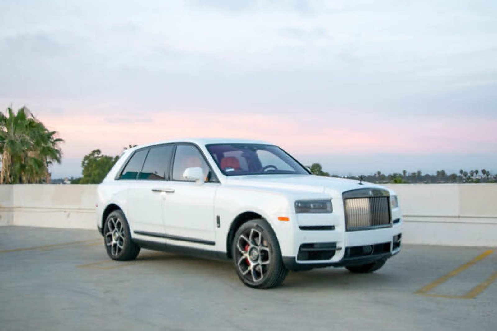 2022 Rolls Royce Cullinan Black Badge (White)