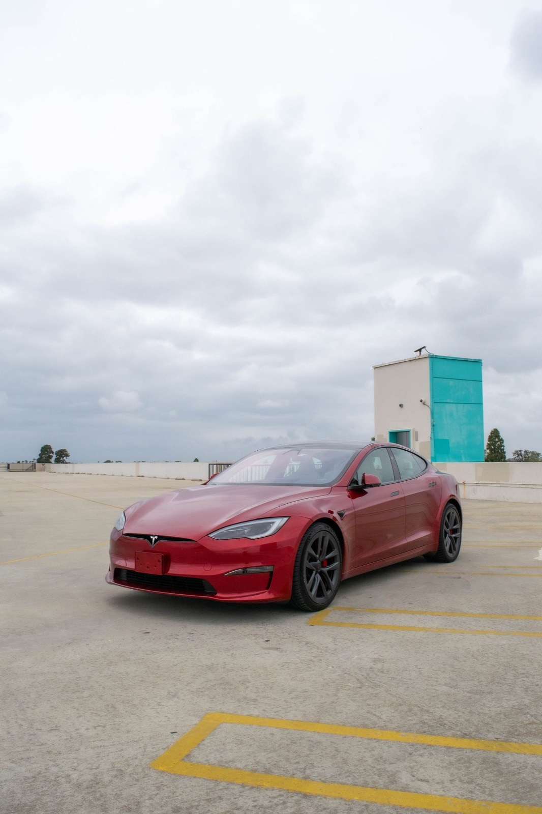 2022 Tesla Model S Plaid photo 4